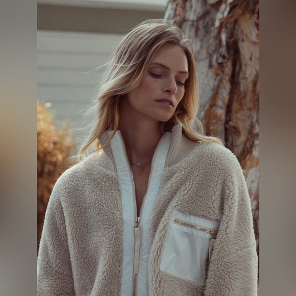 Varley Marney Oversized Fuzzy Jacket Fleece Sherpa - Picture 4 of 16